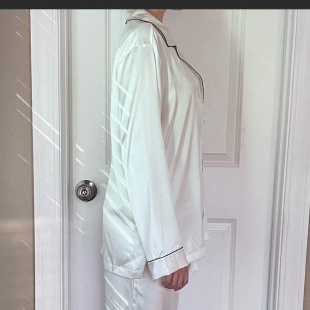 Victoria Secret white silk pj. Size M. Top ONLY - Picture 3 of 14